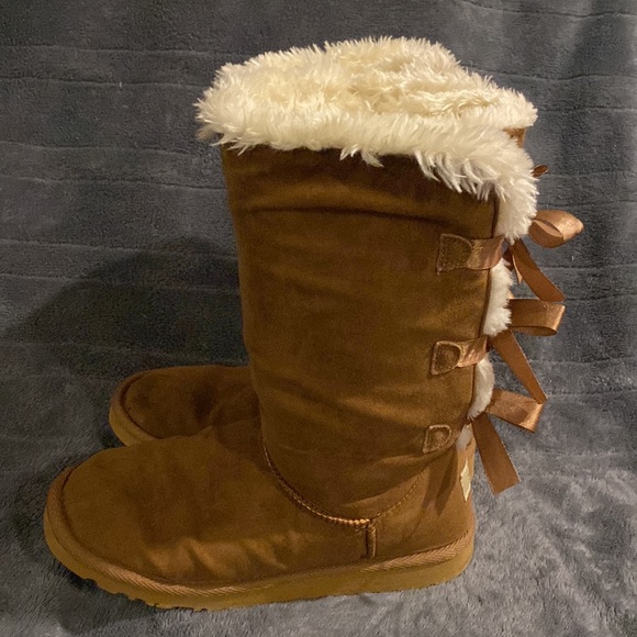 UGG BAILY BOW TALL SIZE 6 wheat - Picture 3 of 6